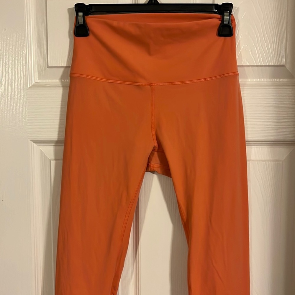 HeyNuts Essential Yoga Leggings
